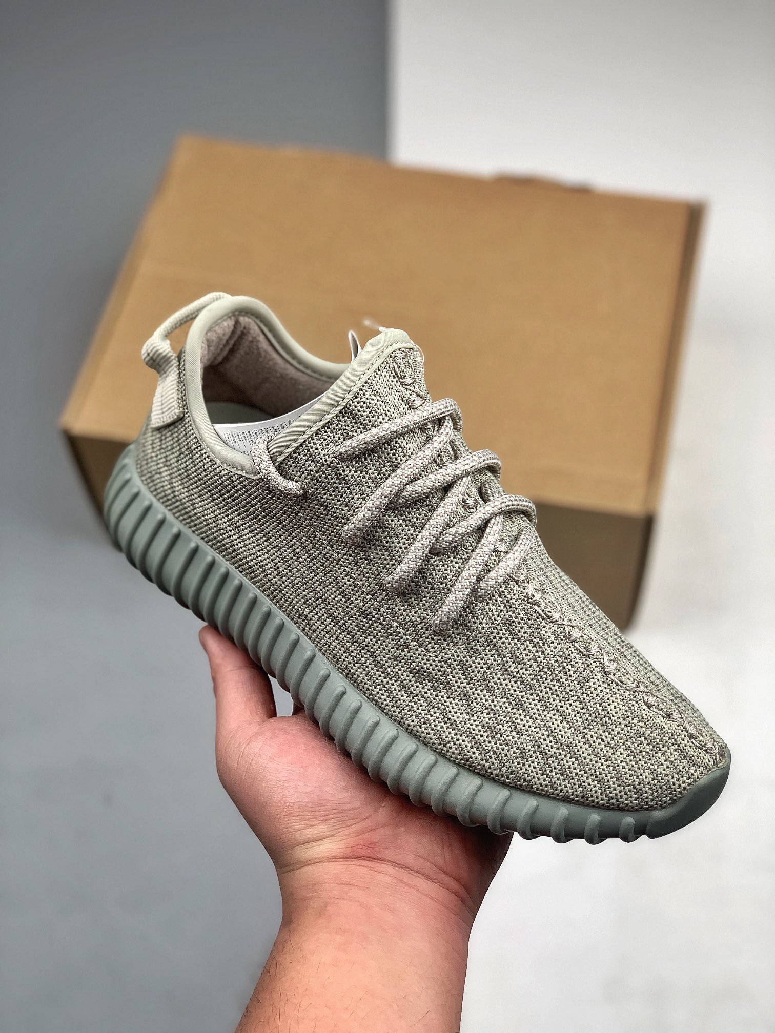 Adidas Yeezy Boost 350 Moonrock AQ2660 - Iconic Style and Unmatched Comfort