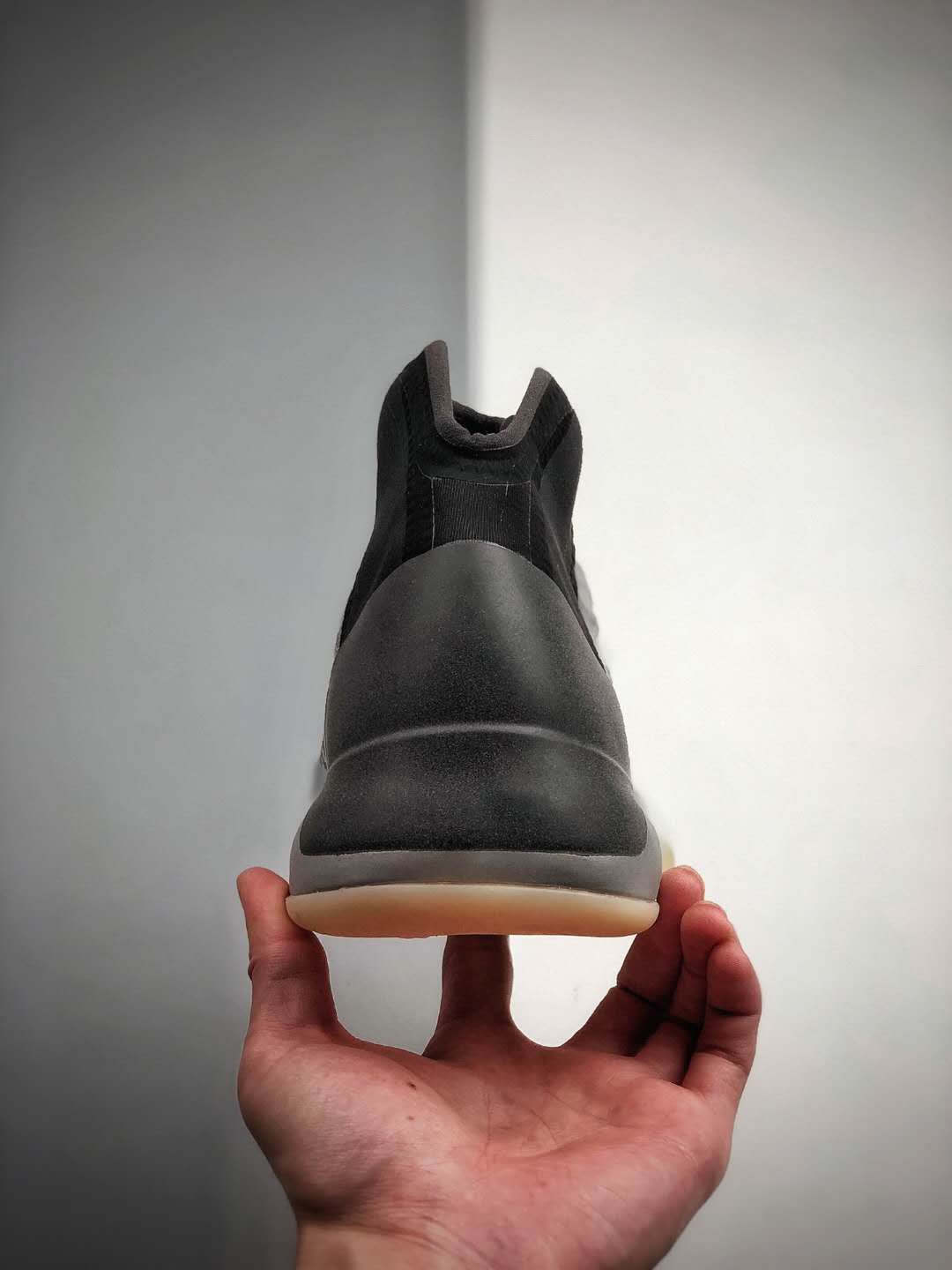 Adidas Yeezy Quantum Q46473 - High-Performance Sneakers for Men