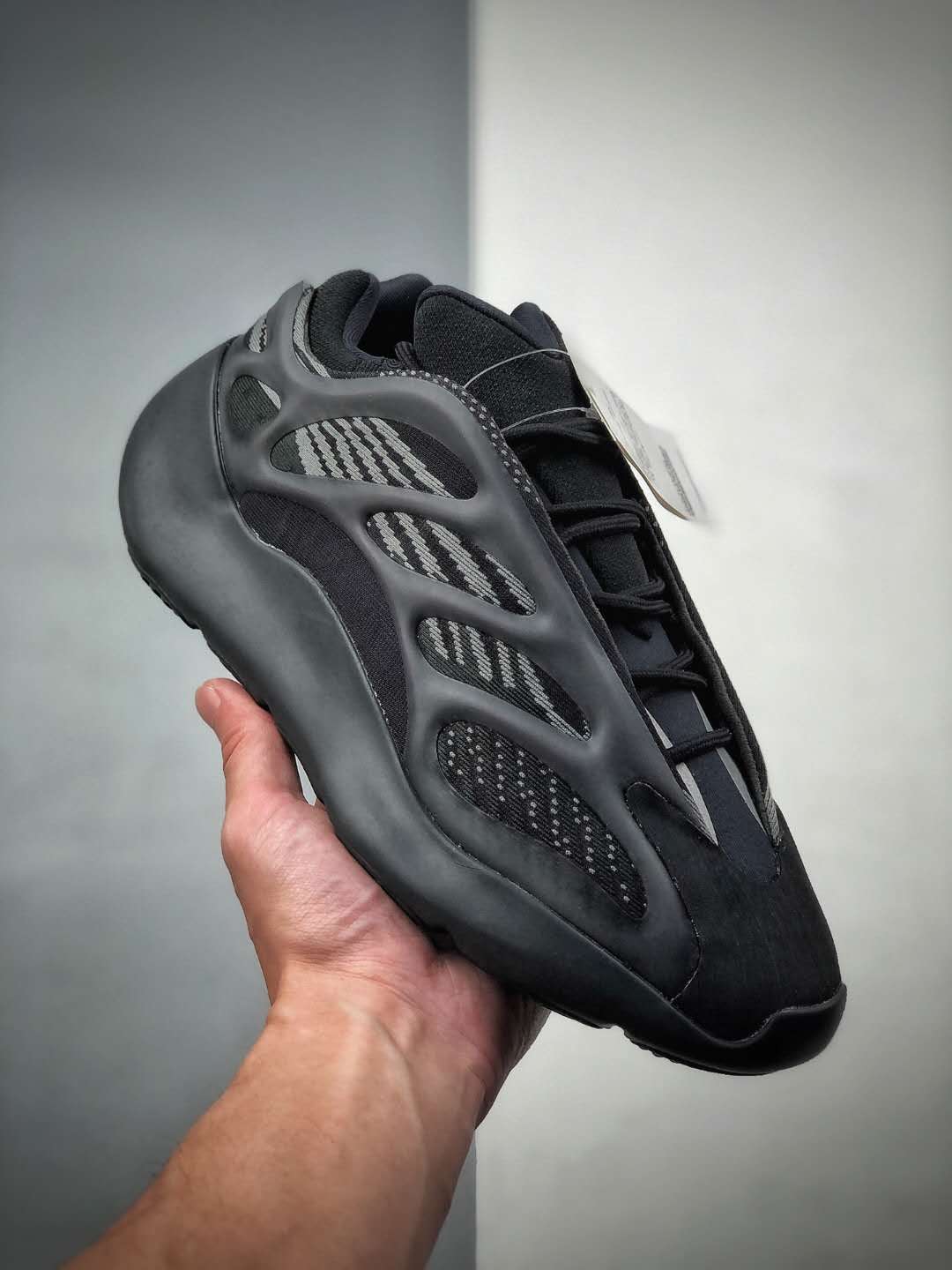 Adidas Yeezy 700 V3 'Alvah' H67799 - Latest Release with Striking Design