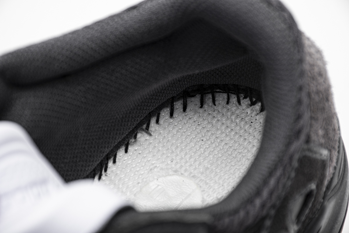 Adidas Yeezy Boost 700 Utility Black FV5304 - Sleek & Stylish Footwear Adidas Yeezy Boost 700 Utility Black FV5304 - Sleek & Stylish Footwear