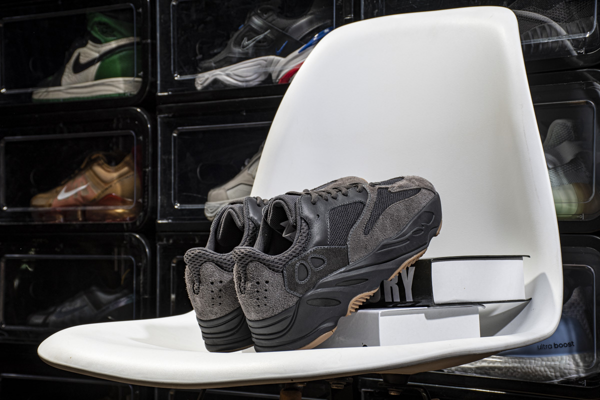 Adidas Yeezy Boost 700 Utility Black FV5304 - Sleek & Stylish Footwear Adidas Yeezy Boost 700 Utility Black FV5304 - Sleek & Stylish Footwear