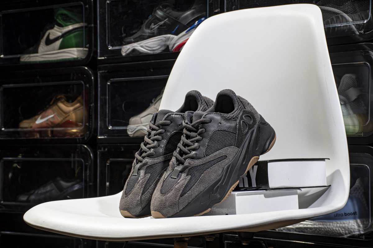 Adidas Yeezy Boost 700 Utility Black FV5304 - Sleek & Stylish Footwear Adidas Yeezy Boost 700 Utility Black FV5304 - Sleek & Stylish Footwear