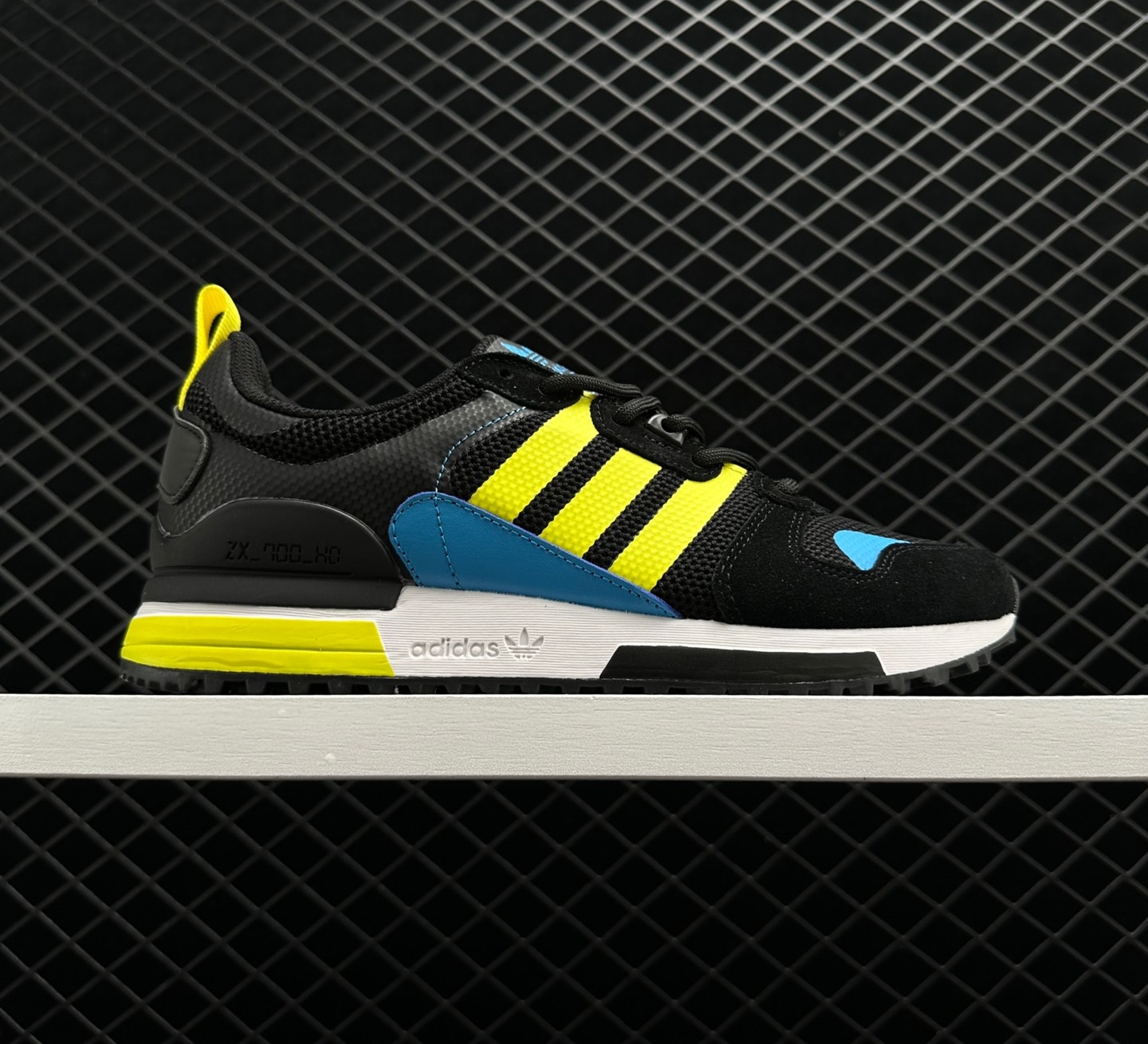 ADIDAS ORIGINALS ZX 700 HD Casual Shoes: Premium Style for Optimal Comfort