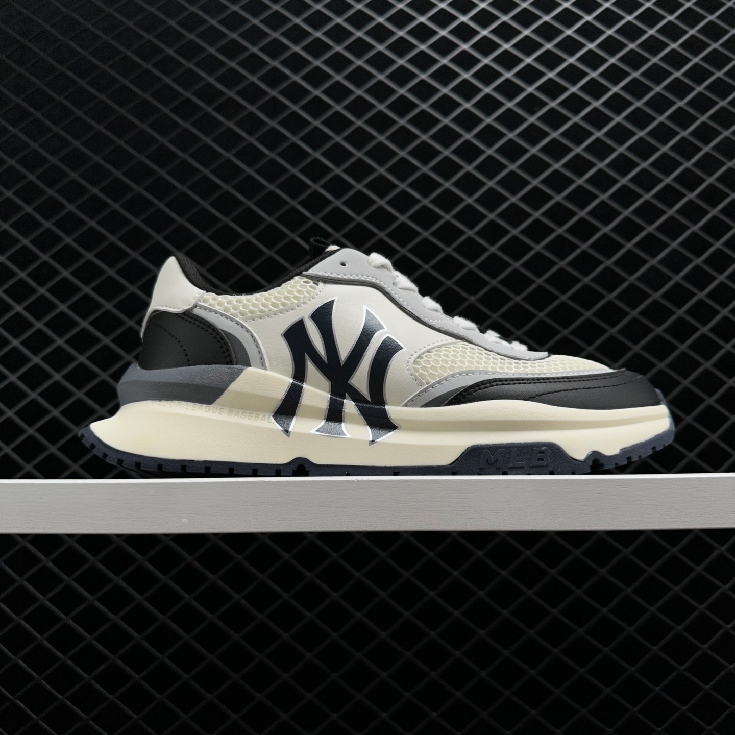 MLB Korea Chunky Runner NY Yankees Black - Stylish Footwear for NY Yankees Fans