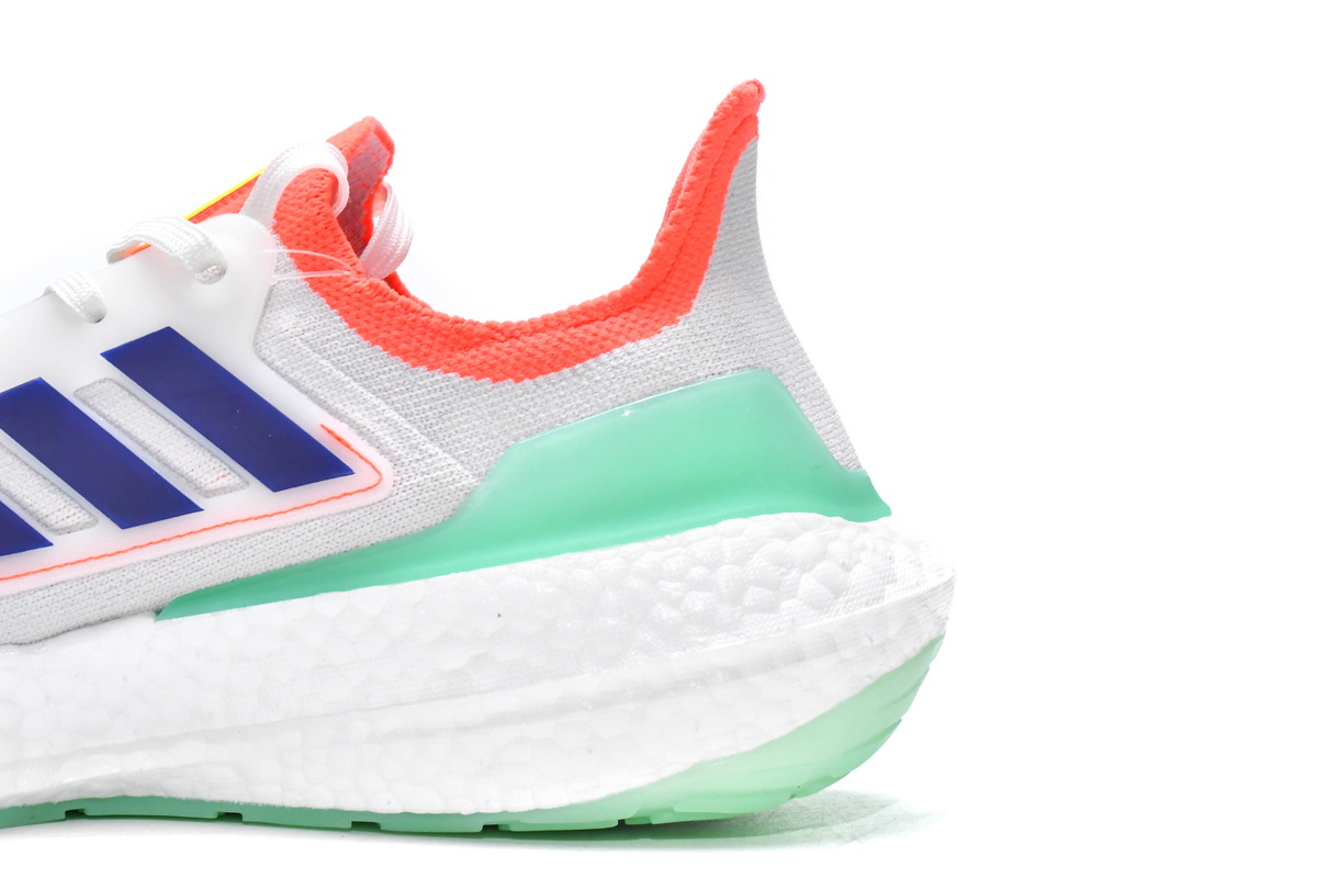 Adidas Ultra Boost 2022 Dazzling Color FY8688 for Unleashing Style