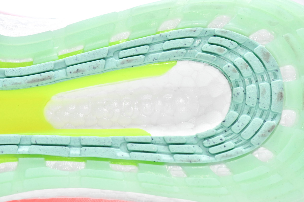 Adidas Ultra Boost 2022 Dazzling Color FY8688 for Unleashing Style