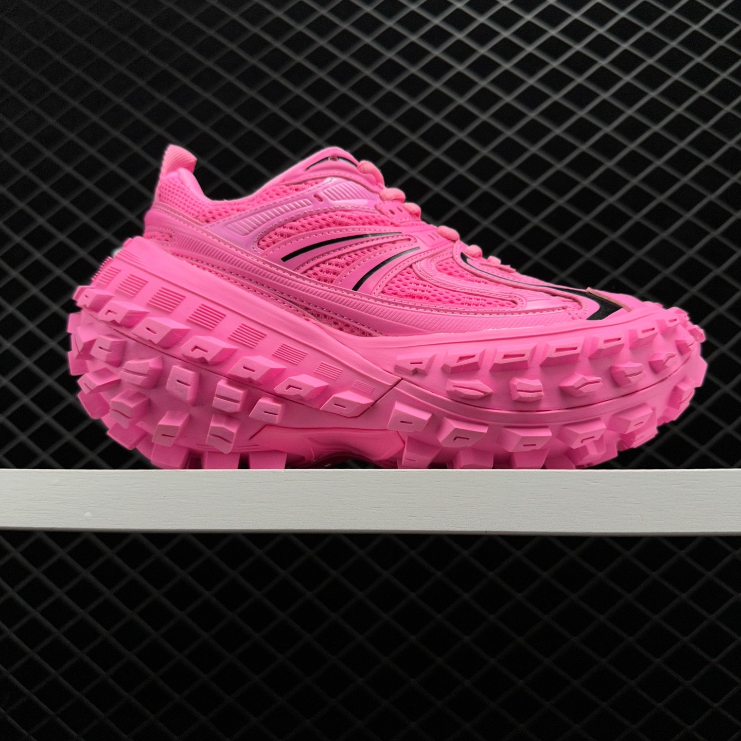 Balenciaga Defender Sneaker Pink 685611W2RAA5000 - Stylish and Chic Footwear