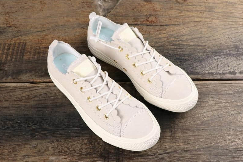 Converse Chuck Taylor All Star Creamy 563418C - Classic Style with a Cream Twist!