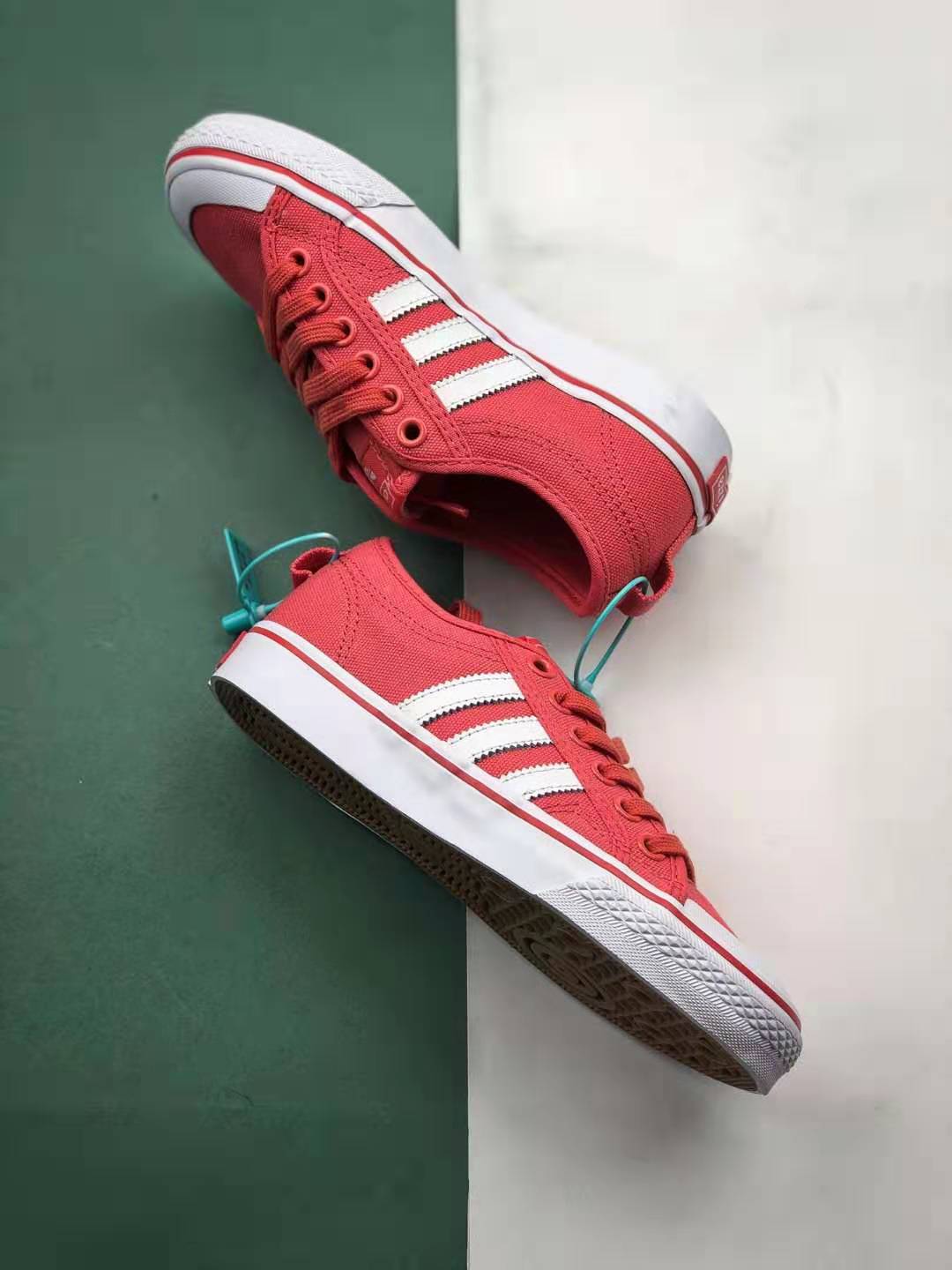 Adidas Originals Nizza Lo CQ2330 - Classic Sneakers with Modern Design