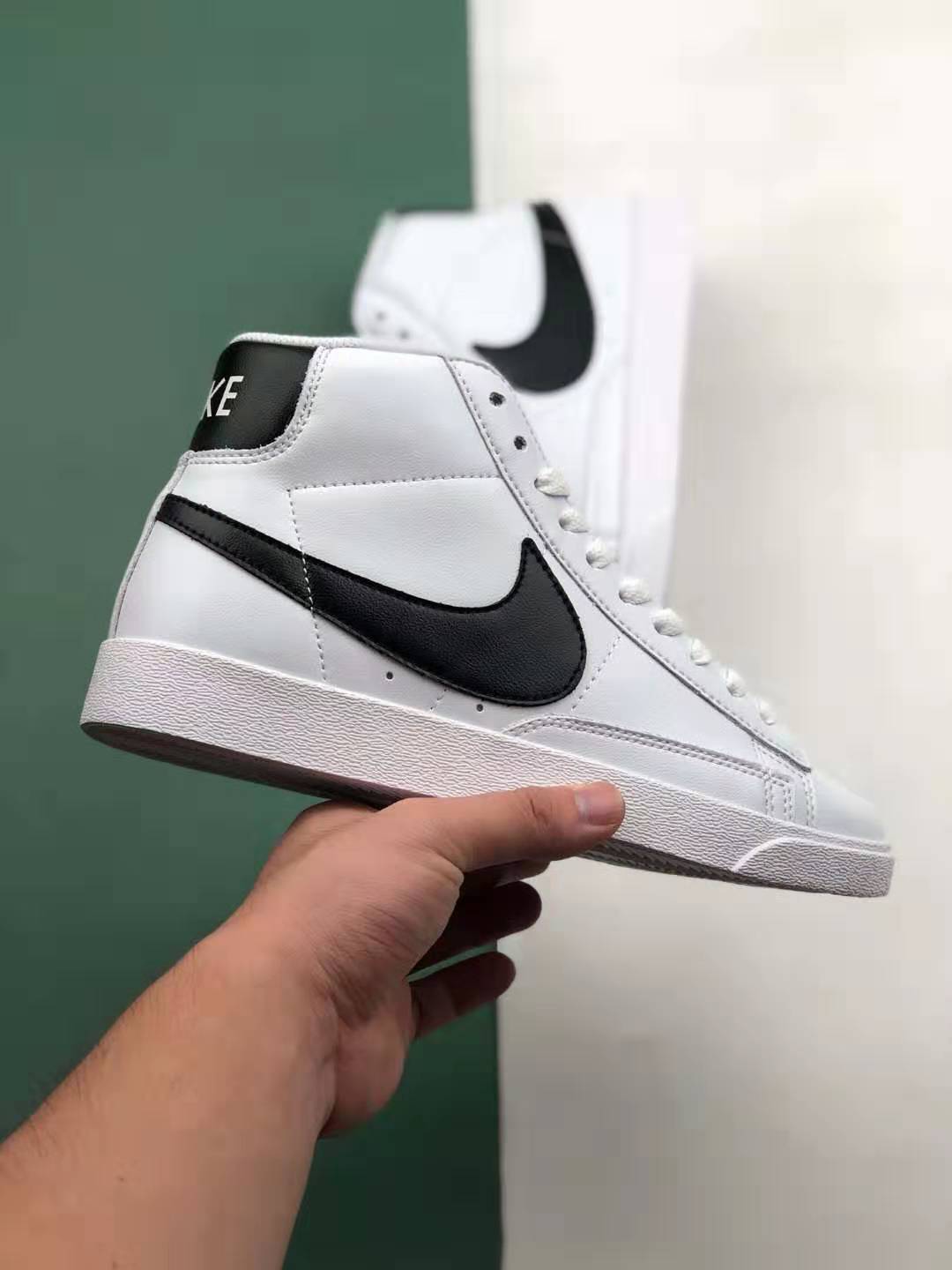 Nike Blazer Mid Vintage Suede White Black 917862 111 - Classic Style with a Modern Twist