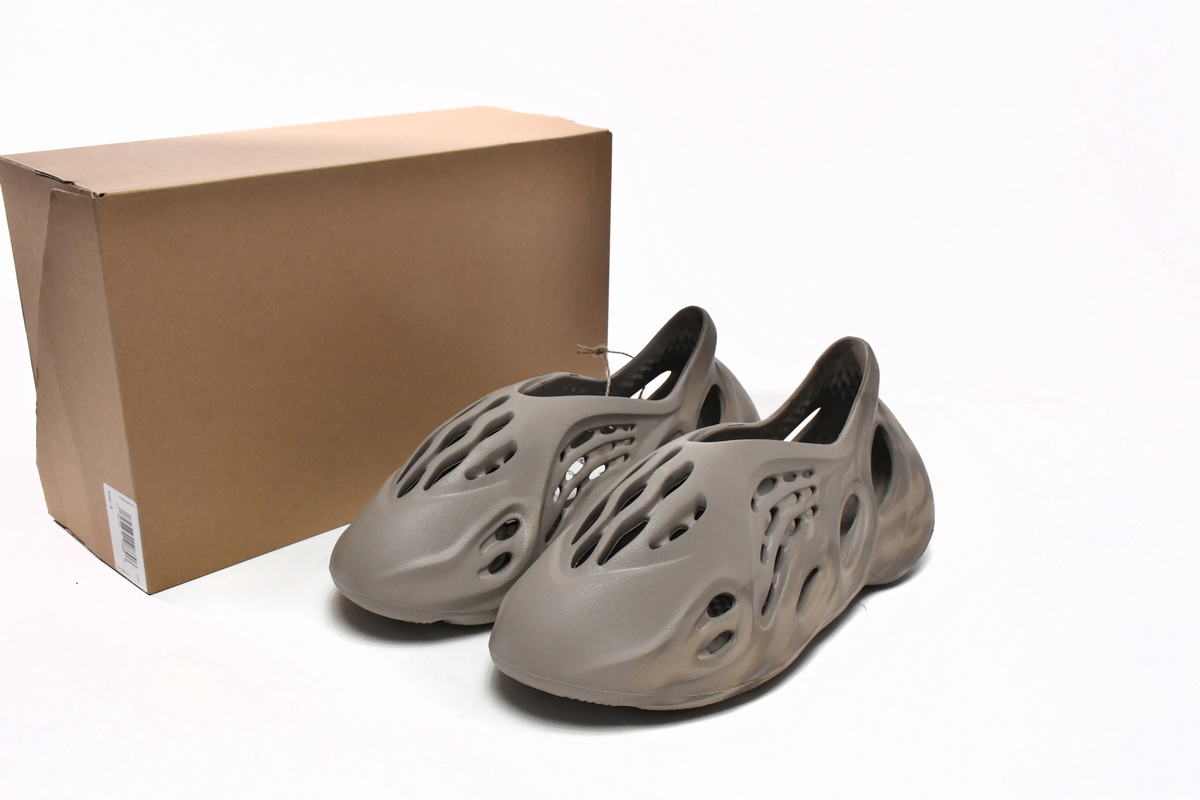 Adidas Yeezy Foam Runner 'Stone Sage' GX4472 | Stylish Comfort for Athletes Adidas Yeezy Foam Runner 'Stone Sage' GX4472 | Stylish Comfort for Athletes