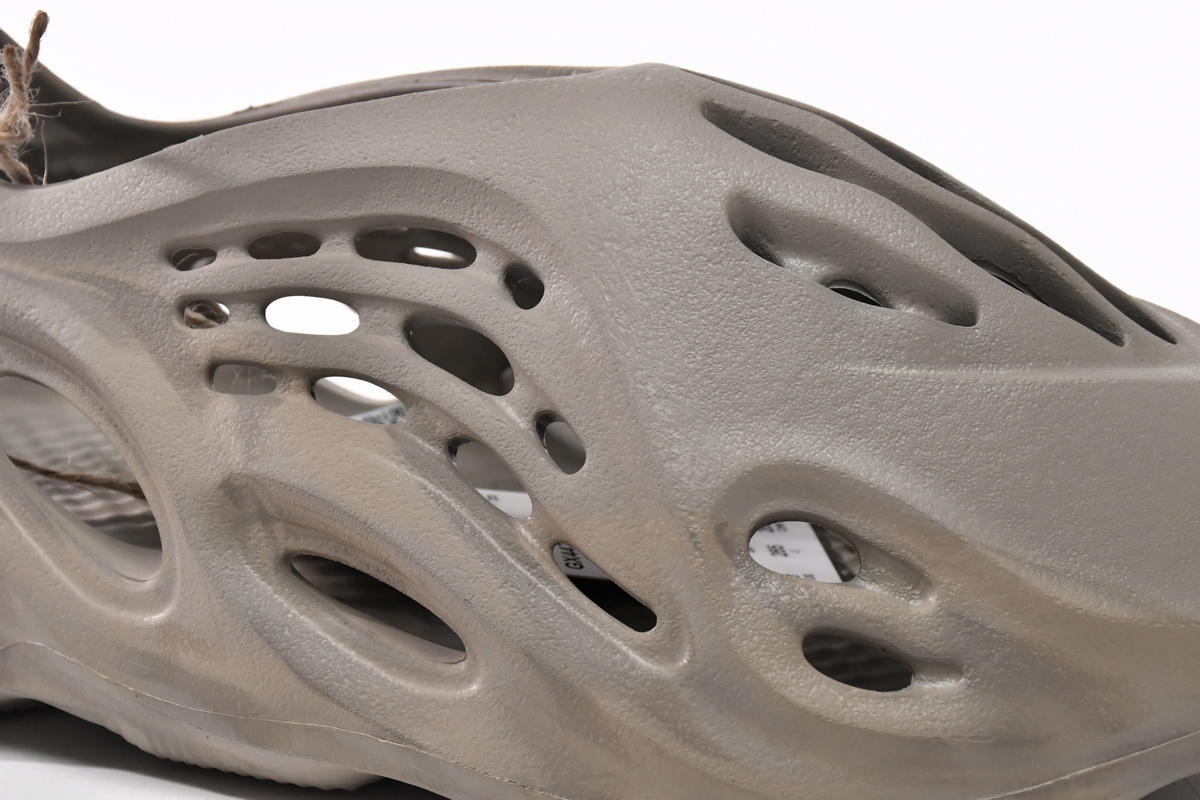 Adidas Yeezy Foam Runner 'Stone Sage' GX4472 | Stylish Comfort for Athletes Adidas Yeezy Foam Runner 'Stone Sage' GX4472 | Stylish Comfort for Athletes