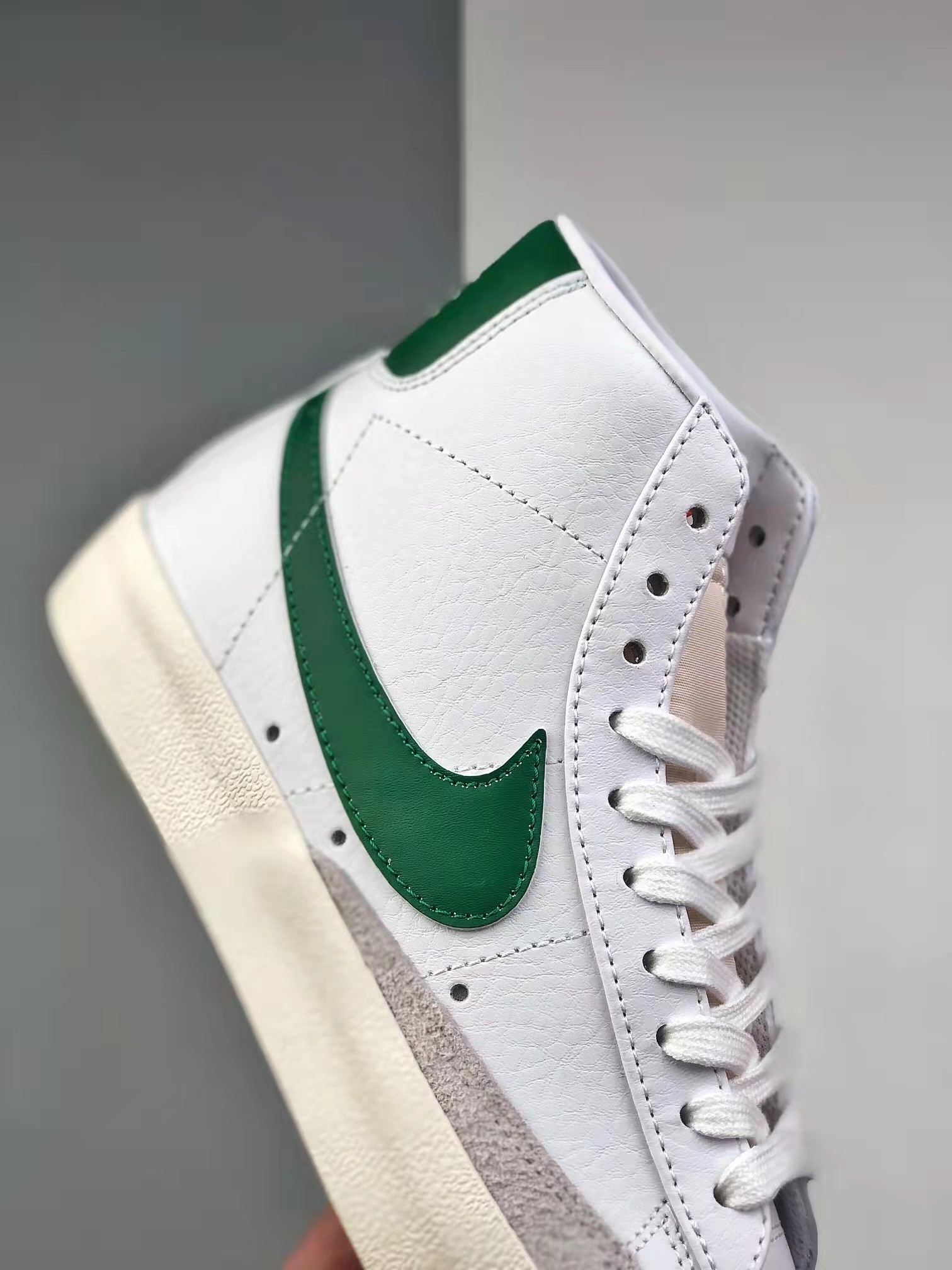 Nike Blazer Mid '77 Vintage 'White Pine Green' BQ6806-115 - Classic Sneaker with Retro Vibes