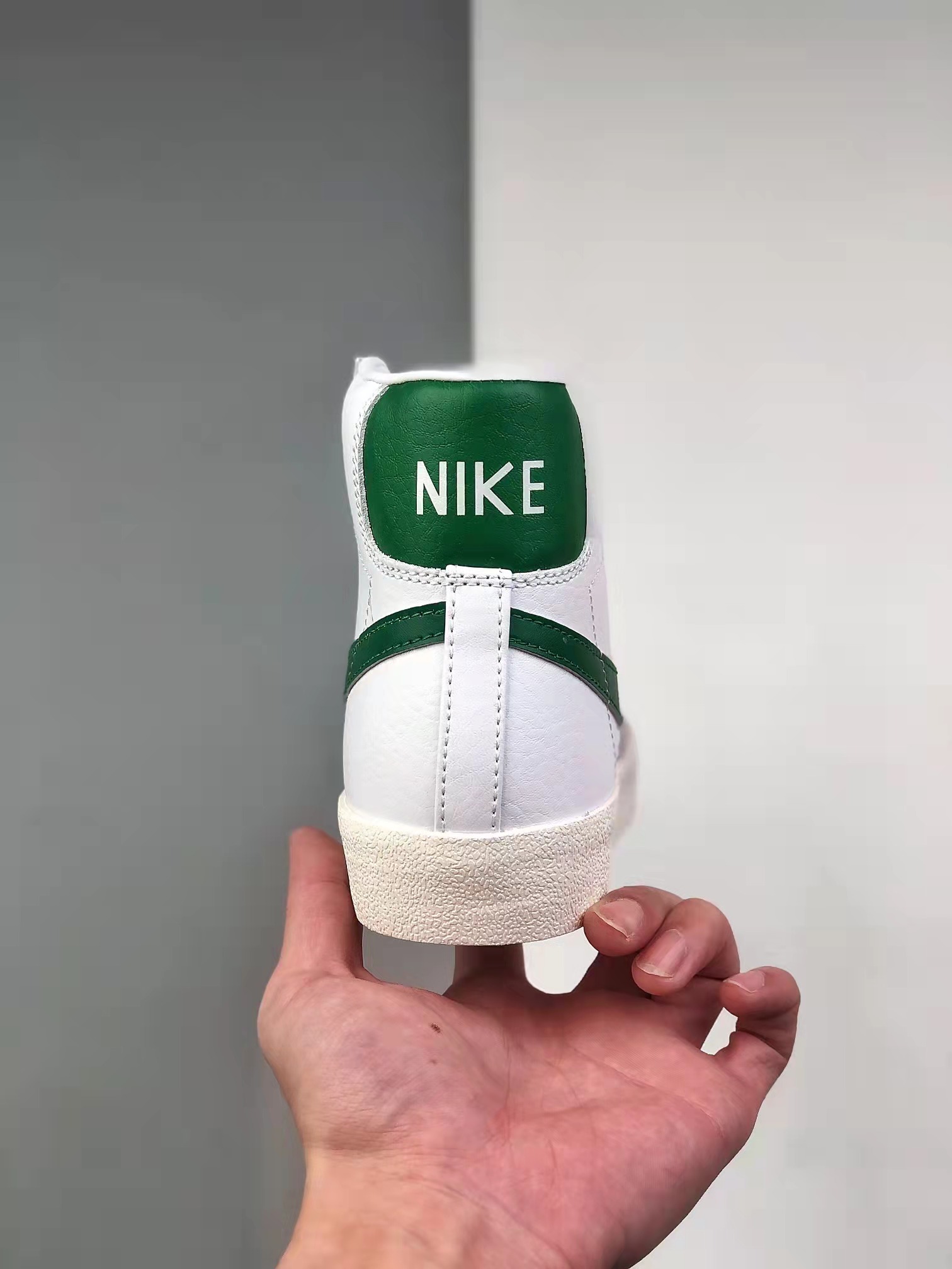 Nike Blazer Mid '77 Vintage 'White Pine Green' BQ6806-115 - Classic Sneaker with Retro Vibes