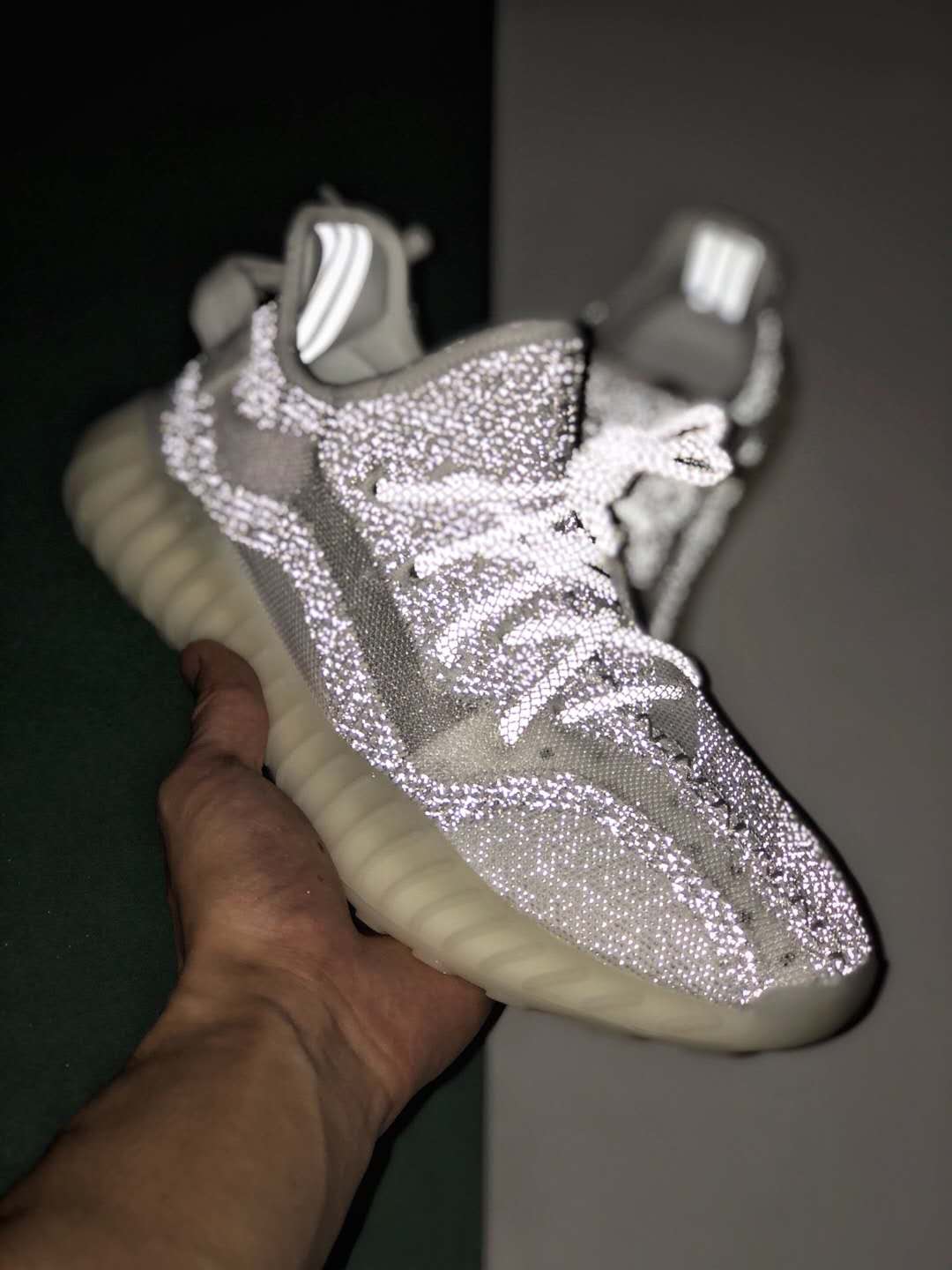 Adidas Yeezy Boost 350 V3 White EF2369 - Sleek and Stylish Sneakers Adidas Yeezy Boost 350 V3 White EF2369 - Sleek and Stylish Sneakers