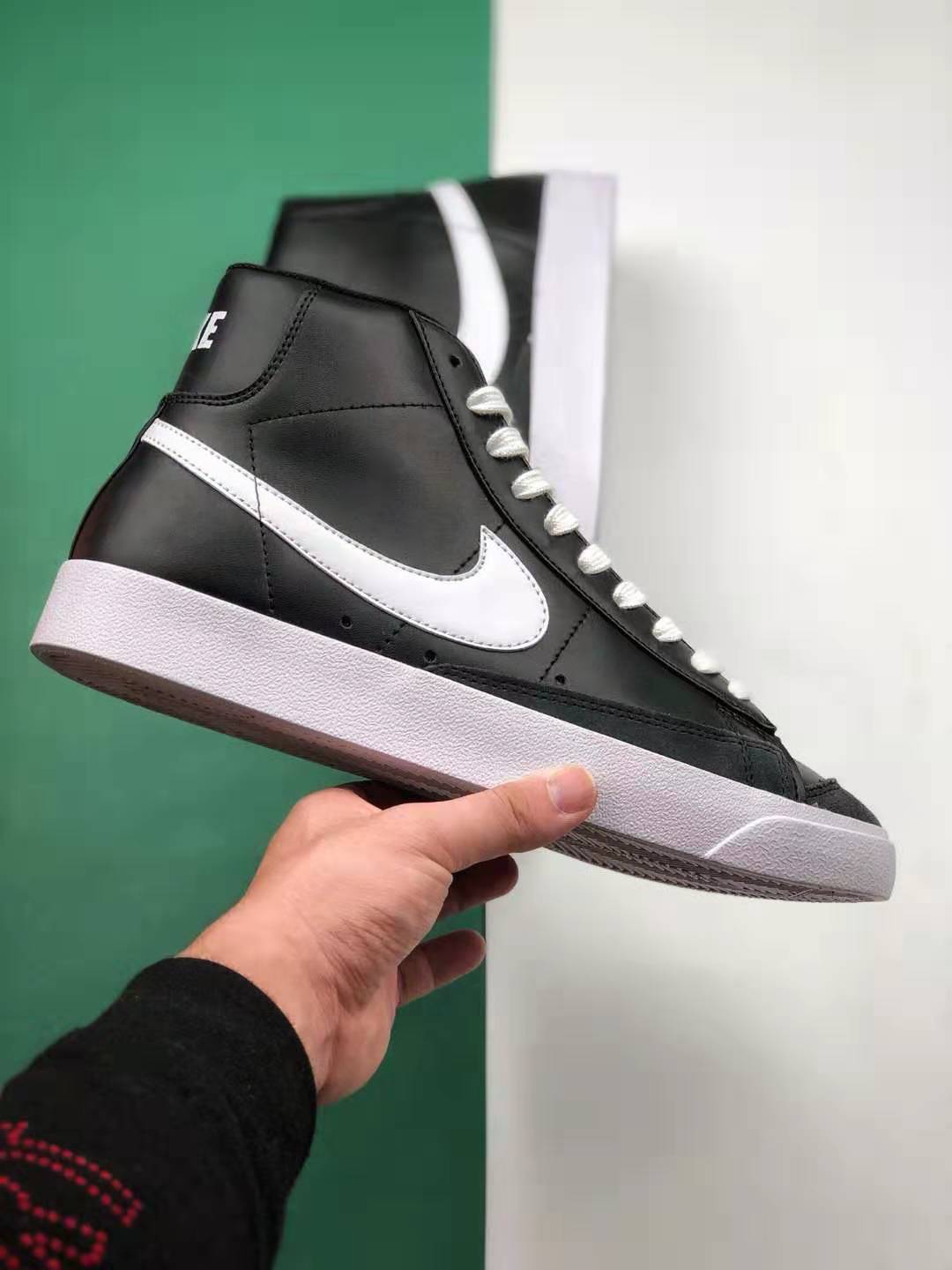Nike Blazer Mid 77 Vintage Black Canvas White CD8238-001 - Classic Style with Modern Twist