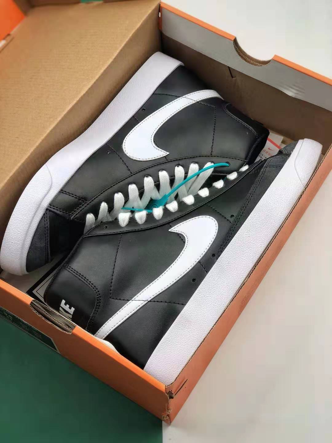 Nike Blazer Mid 77 Vintage Black Canvas White CD8238-001 - Classic Style with Modern Twist