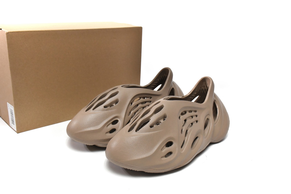 Adidas Yeezy Foam Runner 'Mist' GV6774 - Ultimate Comfort and Style Adidas Yeezy Foam Runner 'Mist' GV6774 - Ultimate Comfort and Style