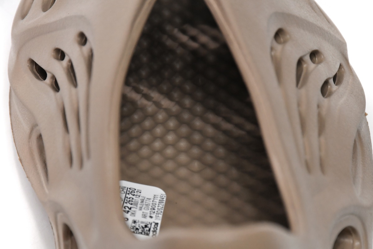 Adidas Yeezy Foam Runner 'Mist' GV6774 - Ultimate Comfort and Style Adidas Yeezy Foam Runner 'Mist' GV6774 - Ultimate Comfort and Style