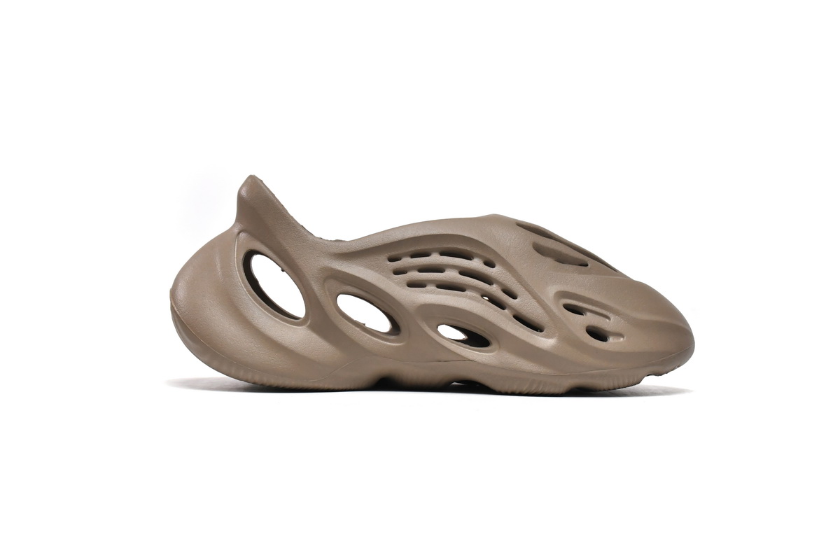 Adidas Yeezy Foam Runner 'Mist' GV6774 - Ultimate Comfort and Style Adidas Yeezy Foam Runner 'Mist' GV6774 - Ultimate Comfort and Style