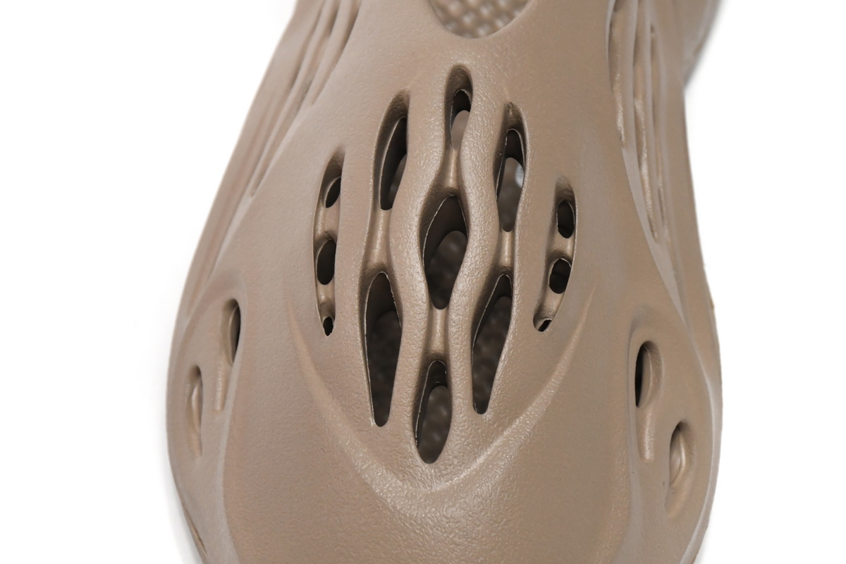 Adidas Yeezy Foam Runner 'Mist' GV6774 - Ultimate Comfort and Style Adidas Yeezy Foam Runner 'Mist' GV6774 - Ultimate Comfort and Style