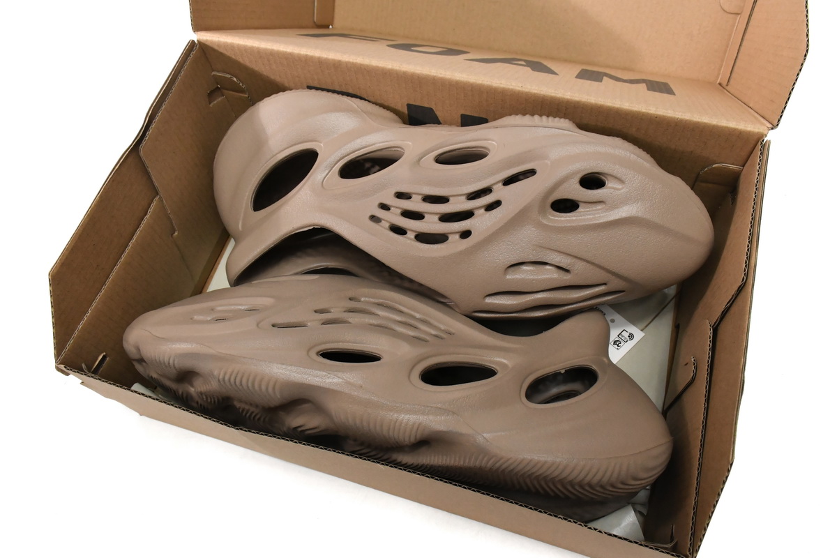 Adidas Yeezy Foam Runner 'Mist' GV6774 - Ultimate Comfort and Style Adidas Yeezy Foam Runner 'Mist' GV6774 - Ultimate Comfort and Style