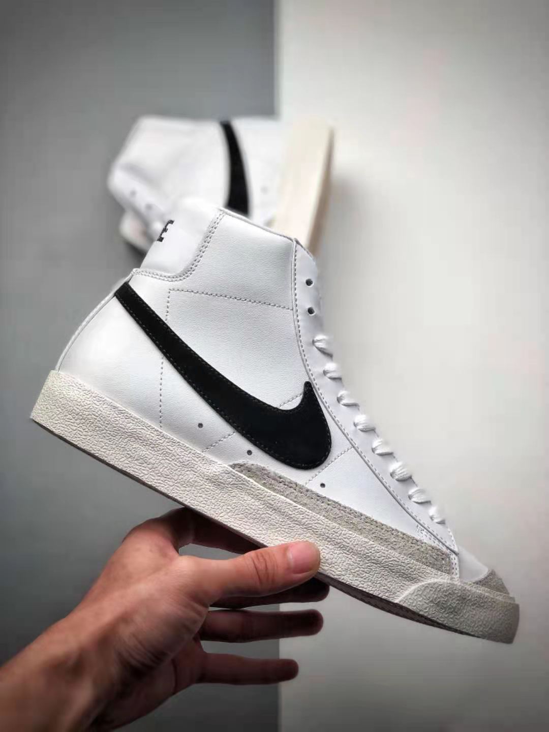 Nike Blazer Mid '77 Vintage 'White Black' BQ6806-100 - Classic Retro Design for Sneaker Enthusiasts