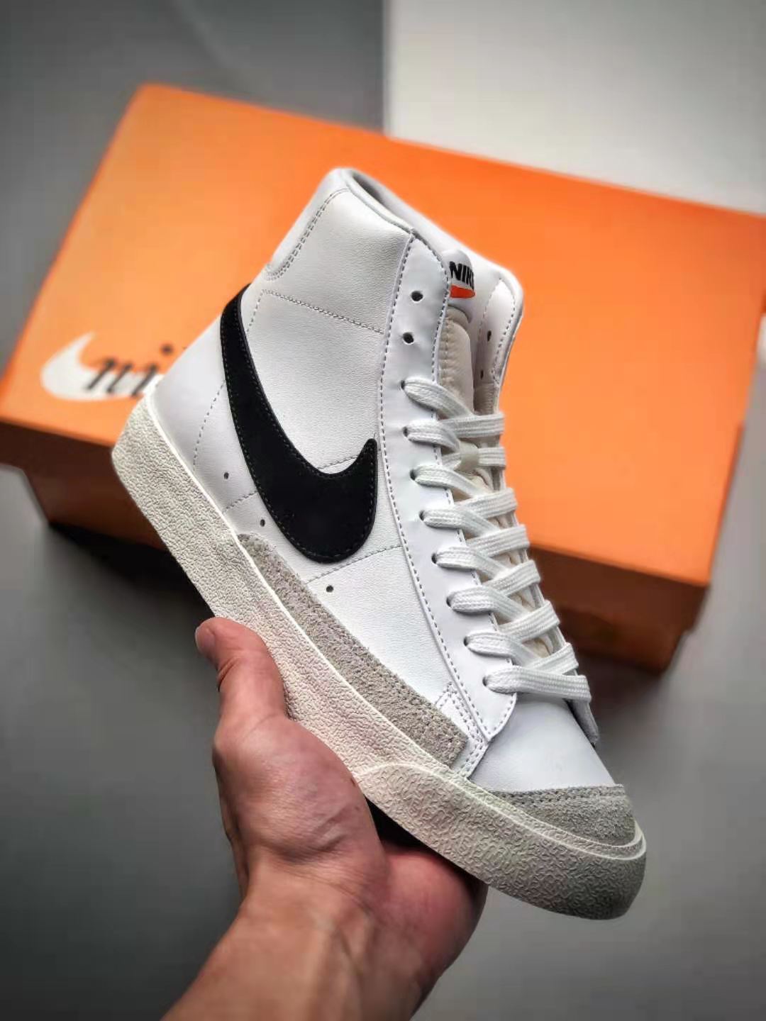 Nike Blazer Mid '77 Vintage 'White Black' BQ6806-100 - Classic Retro Design for Sneaker Enthusiasts