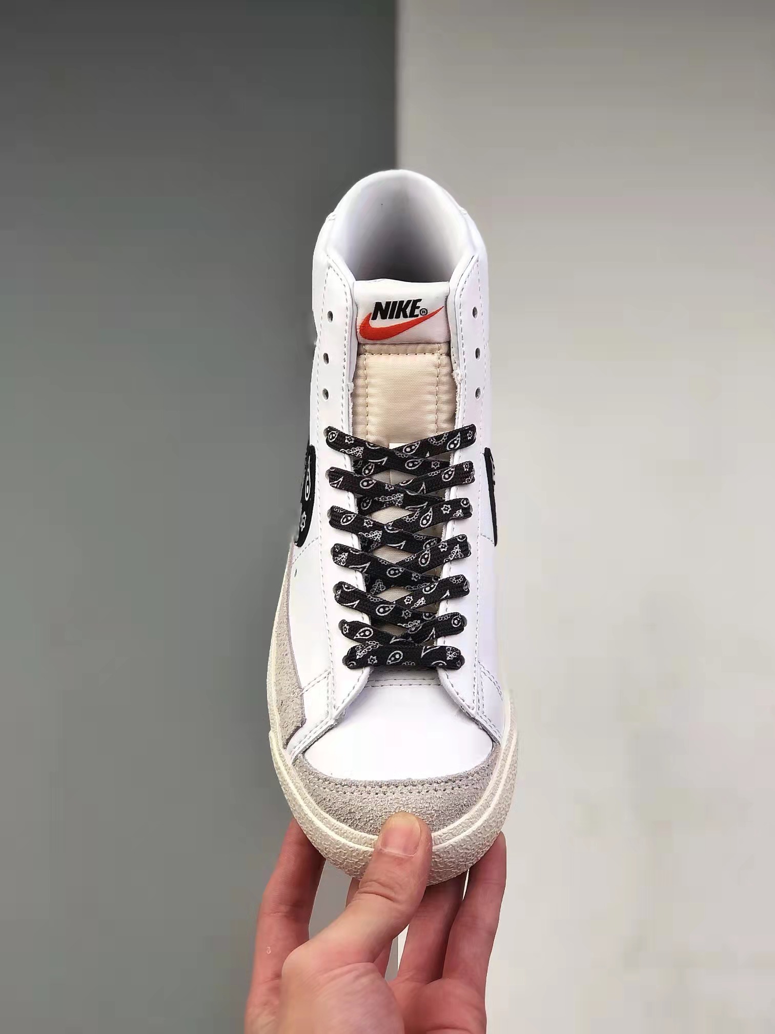Nike Blazer Mid 77 Vintage 'White Black' CZ1055-100 - Classic retro sneakers for style and comfort.