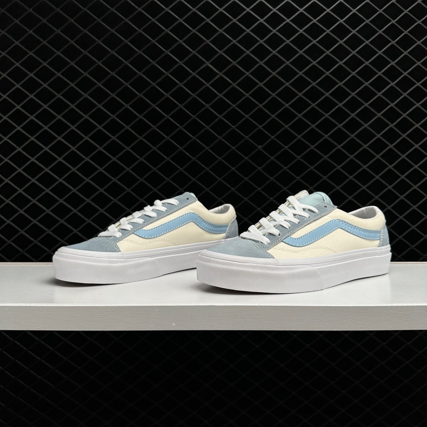 Vans Style 36 Splicing Low Tops: Blue Contrasting Colors Unisex Skate Shoes